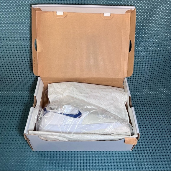 ***NWT*** Nike Air Force 1 LV8 (GS) Red, White & Blue - Picture 8 of 9